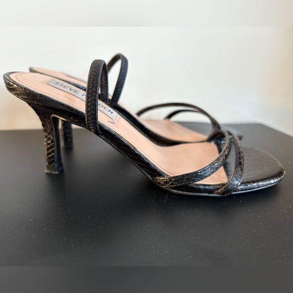 Steve Madden Loft Naked Black Snakeskin Sandals - Picture 4 of 7